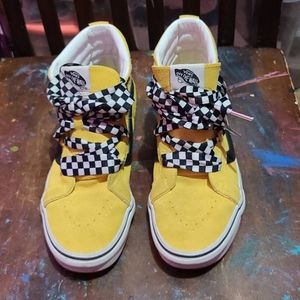 High top vans (sneakers ) checker shoe laces